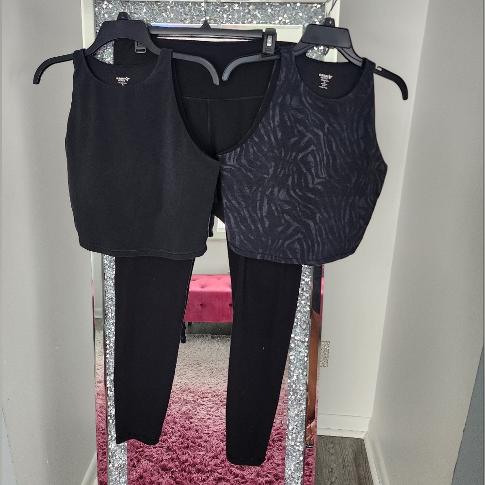 2 Old Navy Crop Tops And Leggings XL